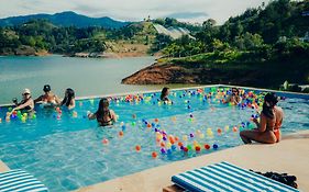 Viajero Guatape Hostel & Lake Club
