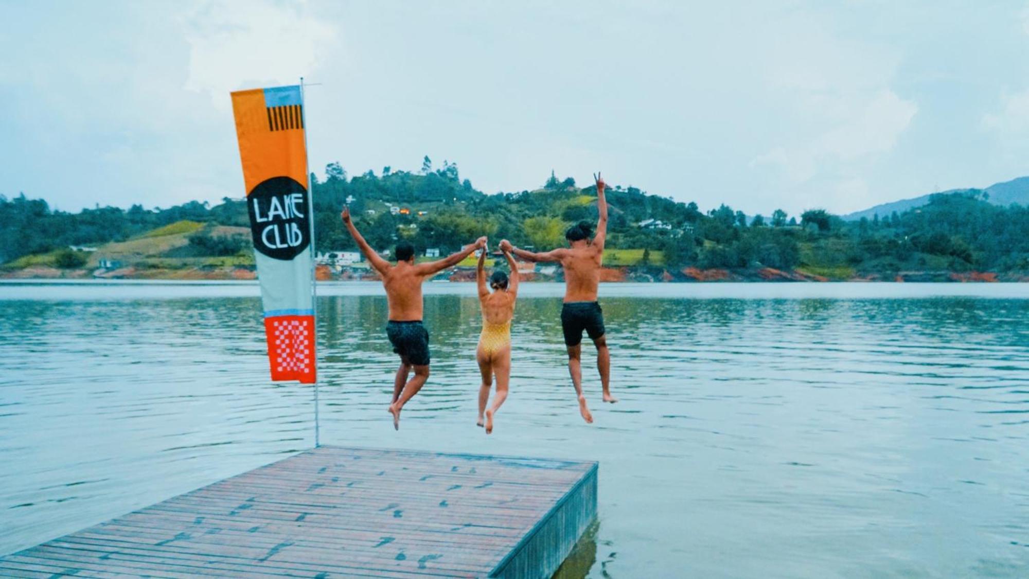 Viajero Guatape Hostel & Lake Club Exterior photo