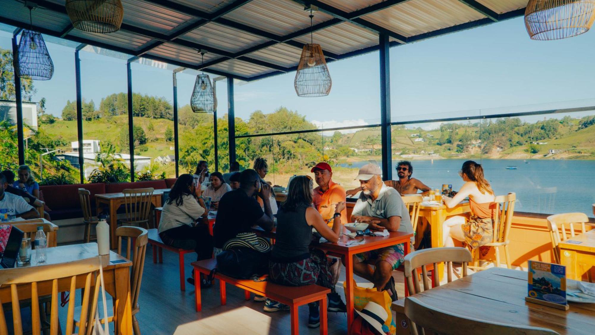 Viajero Guatape Hostel & Lake Club Exterior photo